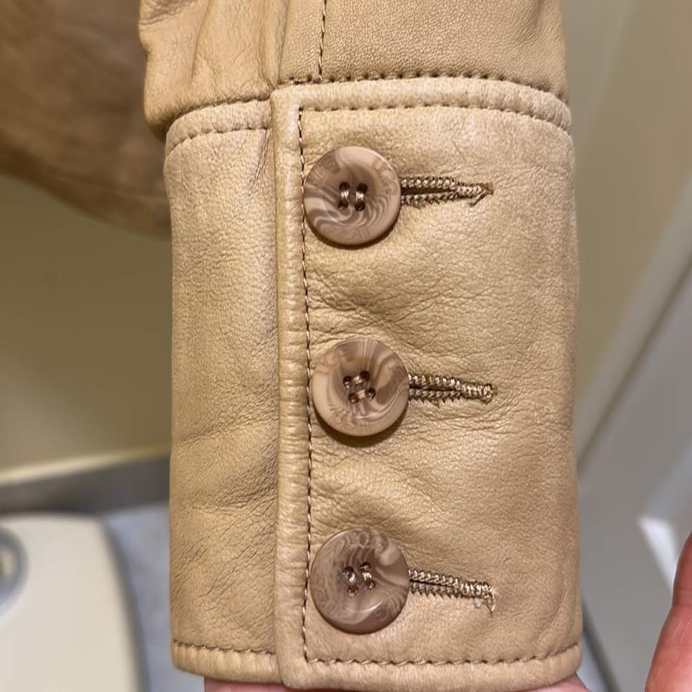 UGG Australia Genuine Lamb Leather Jacket - Tan Beige Button Up Coat, Size M - Picture 6 of 15